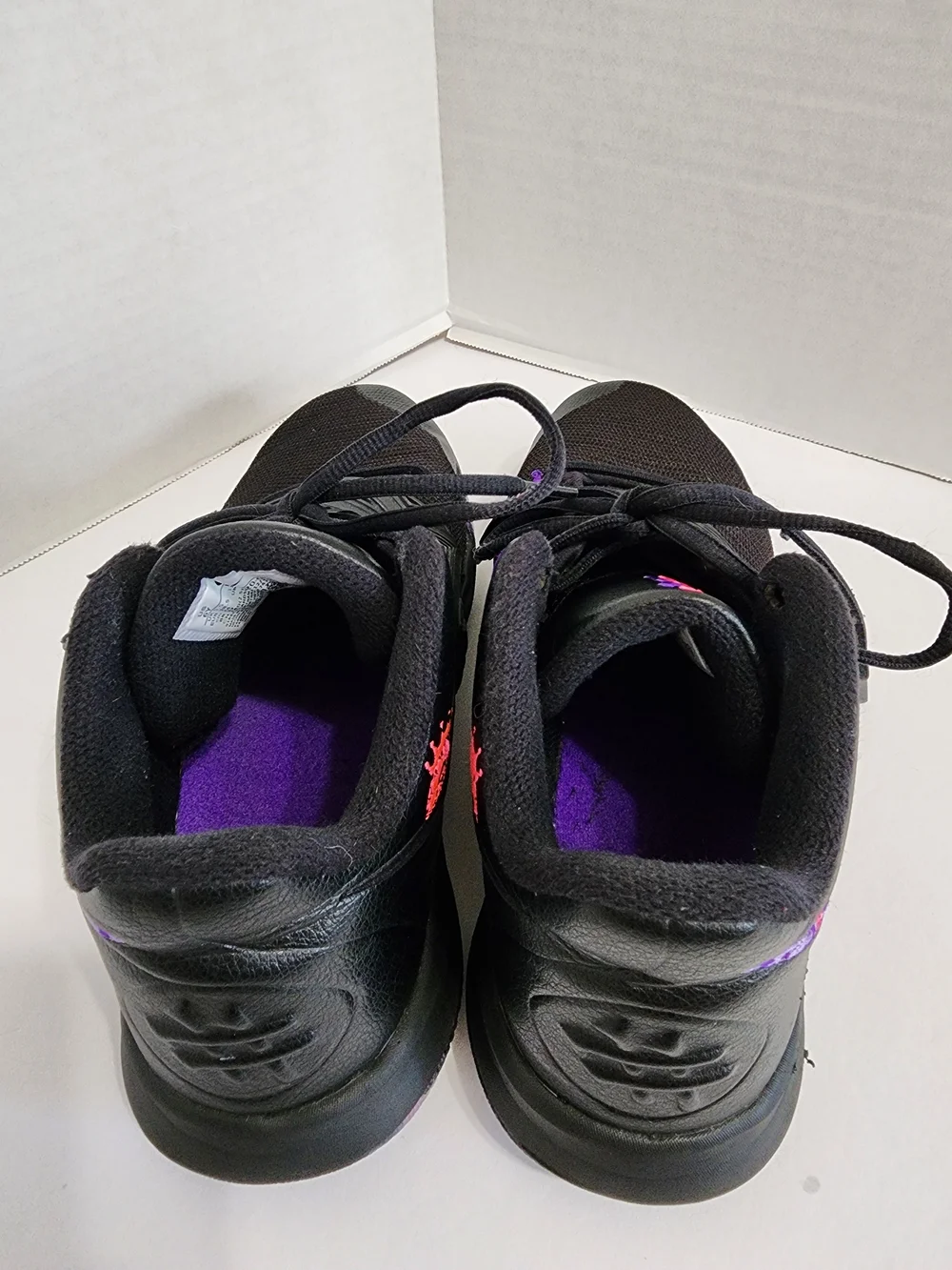 Nike Kyrie Flytrap 3 GS Floral Swoosh Basketball Shoes Black 6Y FLAW READ DESC